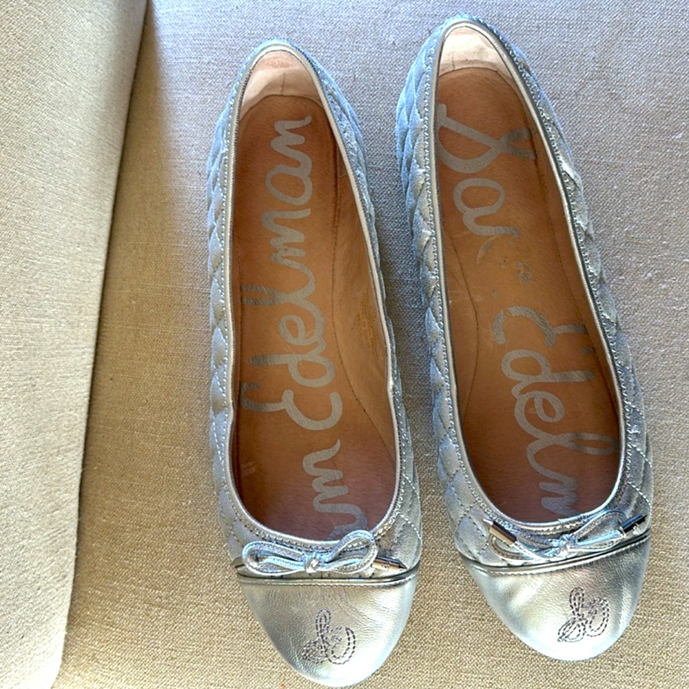 SAM EDELMAN Soft Silver Quilted Leather Capped Toe w/Logo Ballet Flats 9.5M NICE